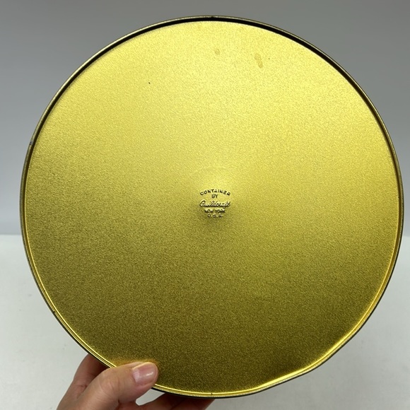Vintage large round crimson and gold fruitcake tin by Guildcraft NY - Picture 4 of 8